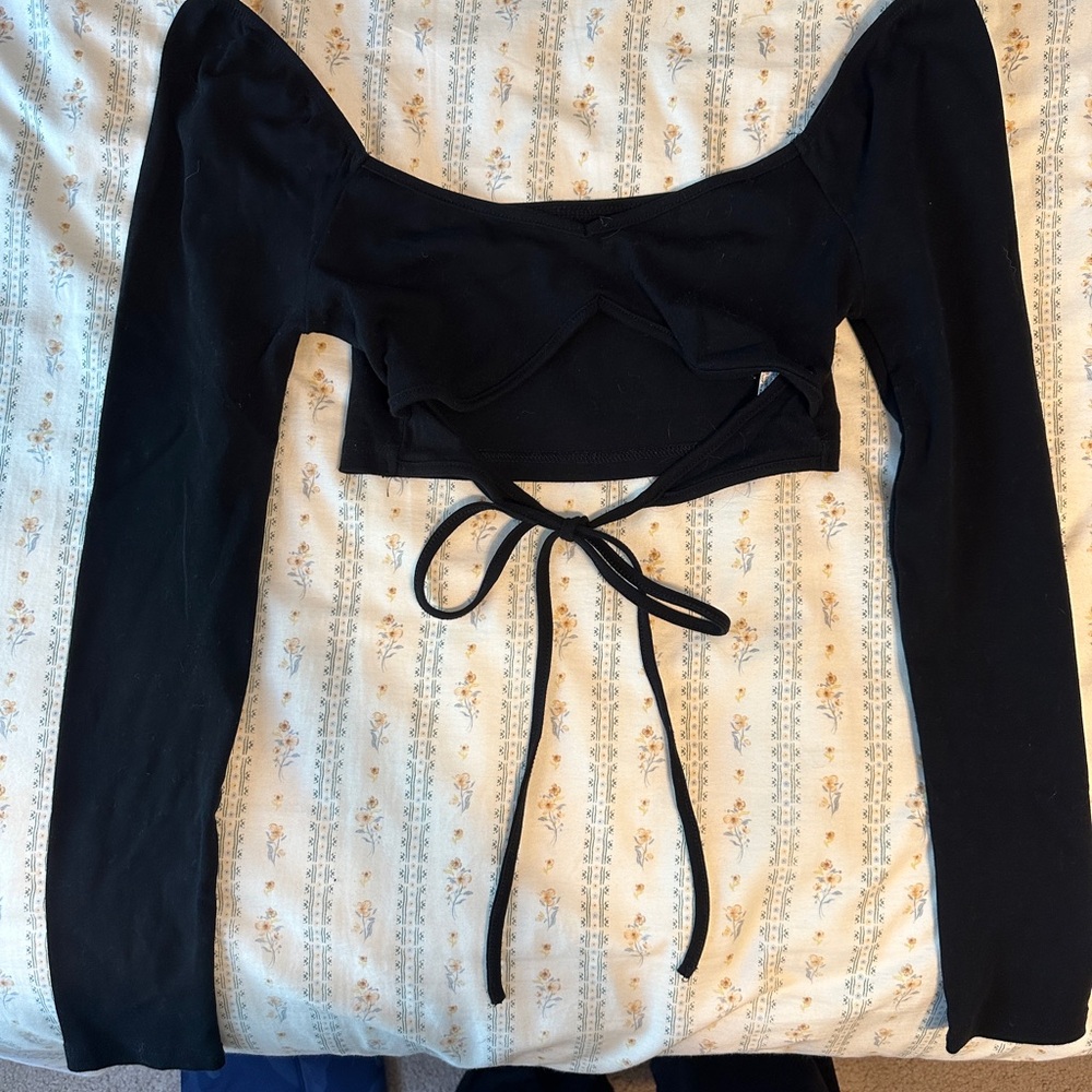 Black Women's Tie Front Crop Top